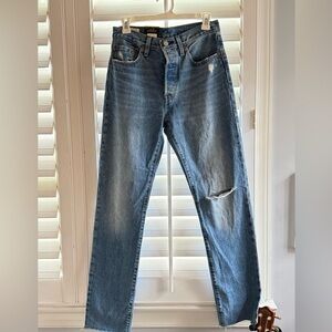 Never Worn Levis Women’s 501 Original